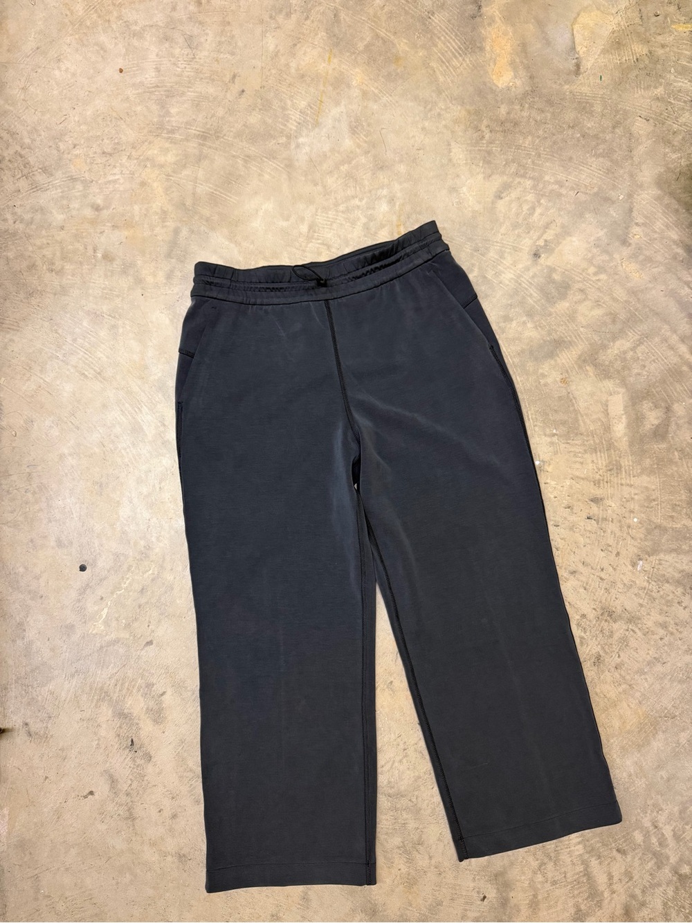 lululemon softstreme high rise cropped athletica Women's Wide Leg Black Pants